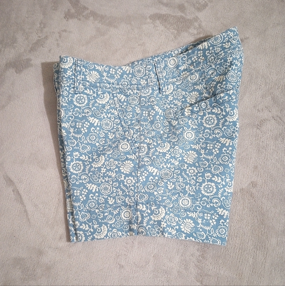 American Eagle Blue Floral Stretch Twill Shorts 6